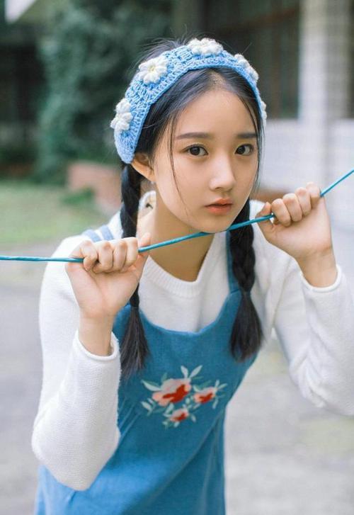 围棋国手走进宝安区孝德学校，与中小学围棋爱好者进行指导棋对弈